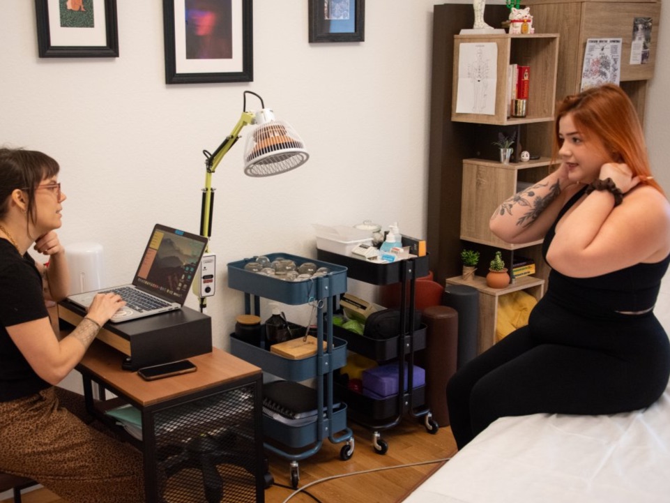 Education et prévention, ateliers à thèmes, séminaires, retraites, gestion du stress, hygiène de vie, gymsanté, enseignement, Le Mont-sur-Lausanne, Lausanne Justine Clément, Acupuncture, acupuncteur, acupunctrice, Médecine traditionelle chinoise, Physiothérapie, Physiothérapeute, Rééducation, psycho-somatique, exercices somatiques, neuroatypie, Le Mont-sur-Lausanne, Mont sur Lausanne, Le Mont, Physio, holistique, santé, traitement, thérapie, thérapeute, Lausanne, accompagnement holistique, Lausanne